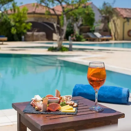 Hotel Village Hotel&villas 4*